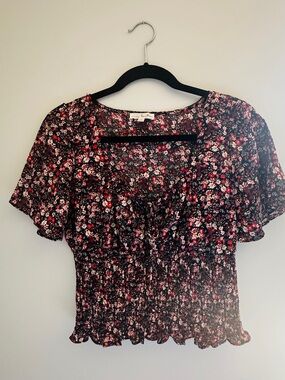 Stitch Fix nine britton Black Floral Smocked Crop Top Size Small